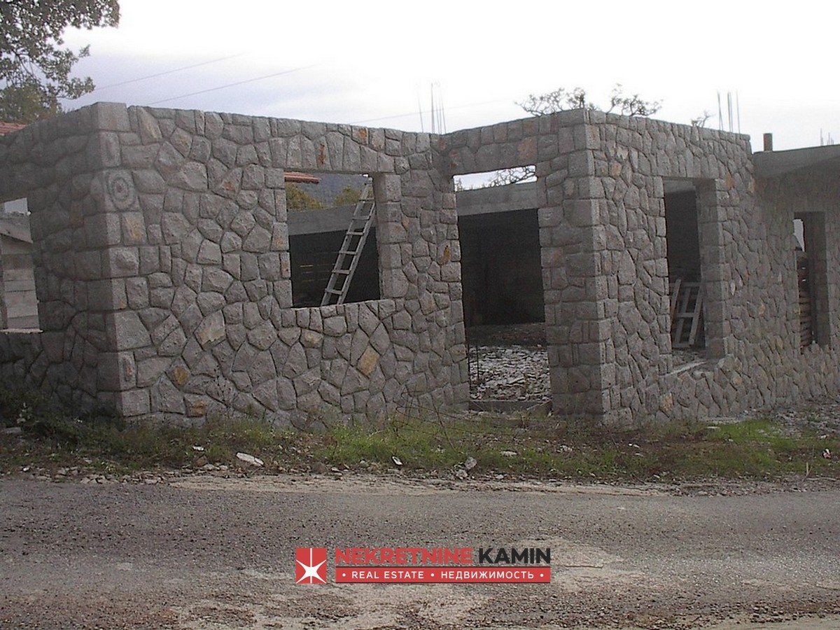 Unfinished House on a 533 m² Plot in a Quiet Area, Budva